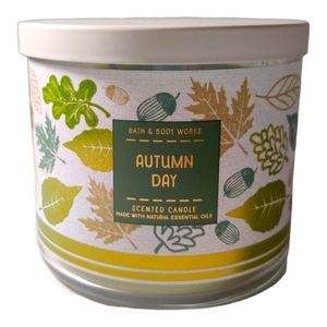 Bath and Body Works AUTUMN DAY 14.5 Oz 3 Wick Candle 🍂